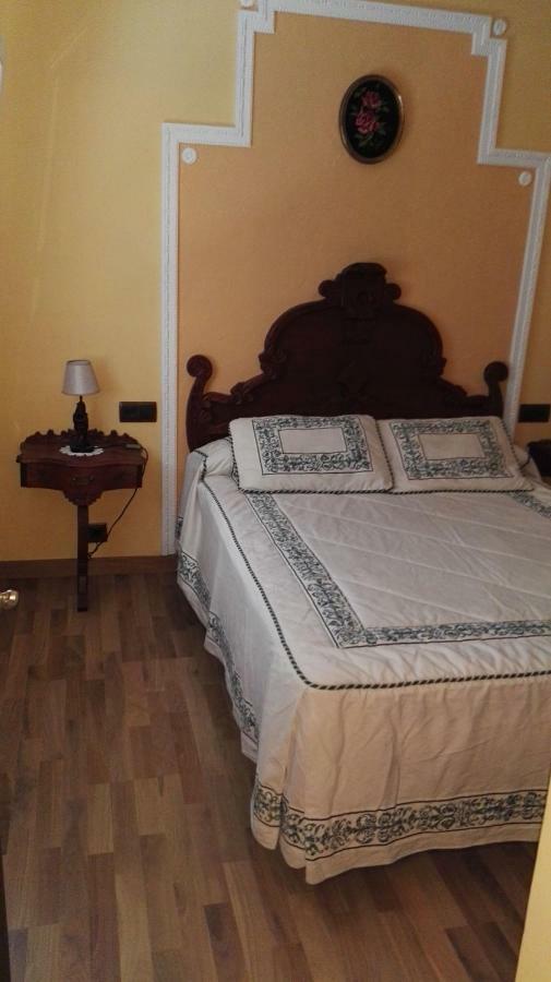 Appartamento Casa Tiburcio Arenas de San Pedro Esterno foto