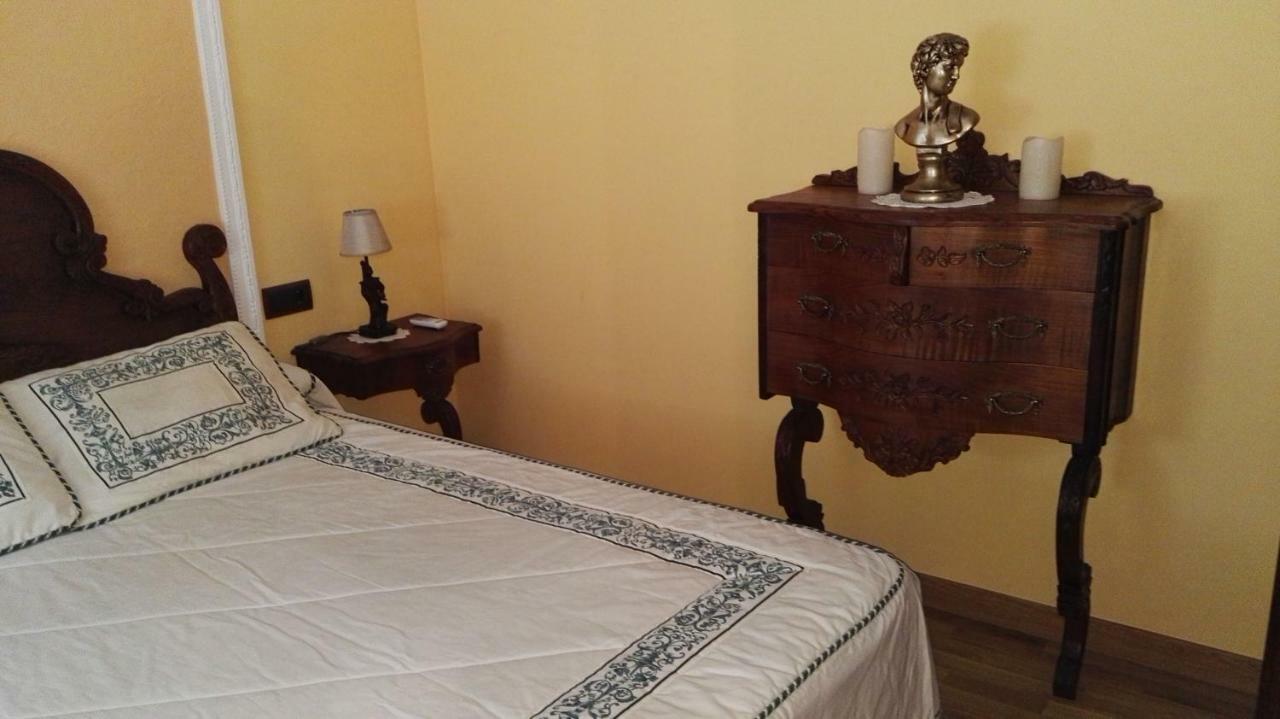 Appartamento Casa Tiburcio Arenas de San Pedro Esterno foto