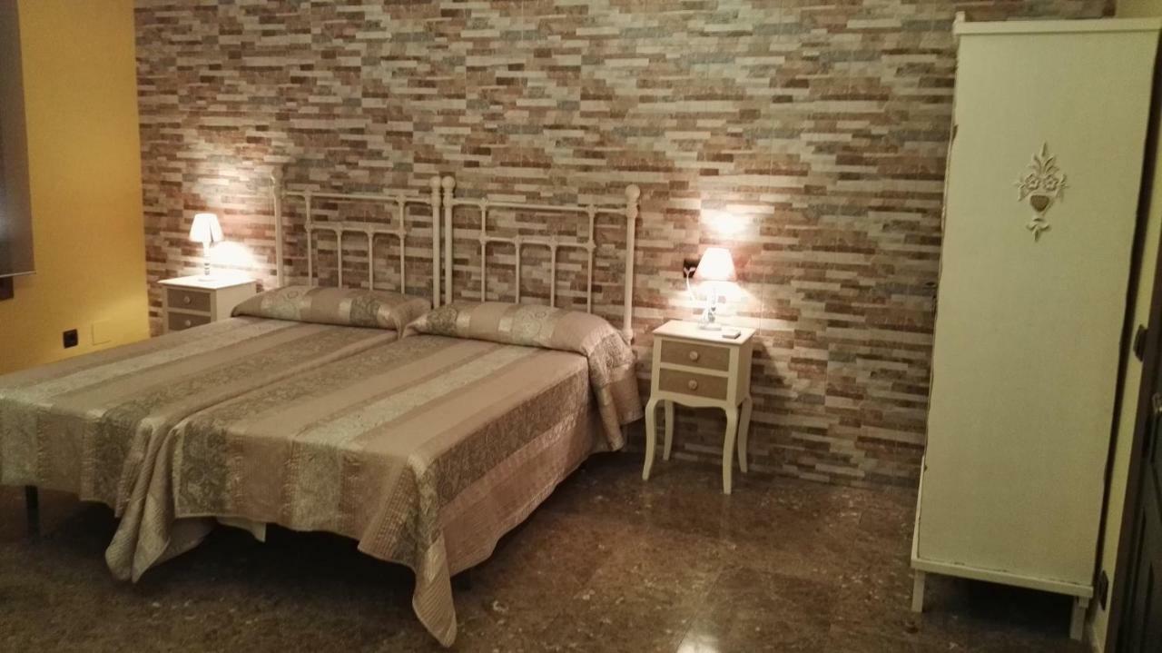 Appartamento Casa Tiburcio Arenas de San Pedro Esterno foto